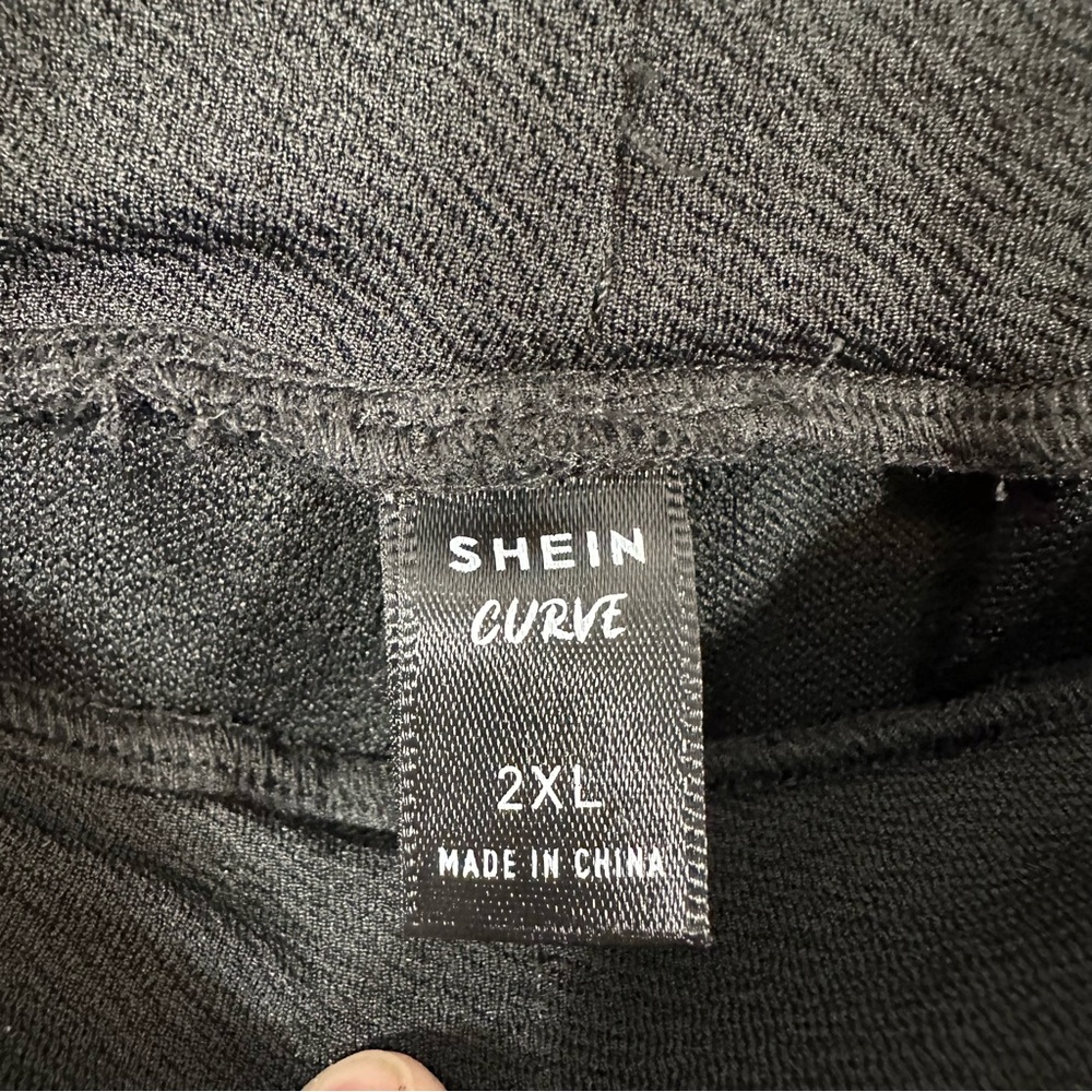 SHEIN Curve Pull-on Black Pants Size 2X - Picture 3 of 5